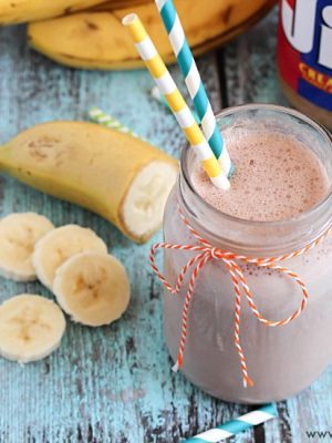 Peanut Butter Banana Smoothie | that great combo of peanut butter & bananas blended together in smoothie form. Makes a refreshing, delicious smoothie!