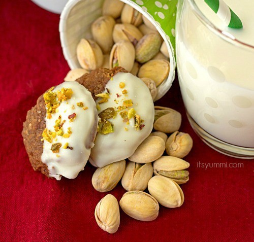 Double Chocolate Pistachio Cookies from Its Yummi