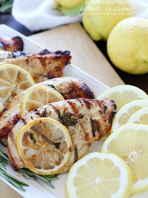 This clean-eating Grilled Lemon Rosemary Chicken recipe is easy to make, healthy and bursting with lemony flavor! #FosterFarmsFresh #AD