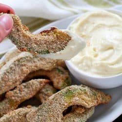 Baked Avocado Fries - these are incredible! Dip them in a homemade garlic aioli and you'll be in heaven. All dairy-free and delicious, must-make healthy recipes! #MeatlessMondayNight