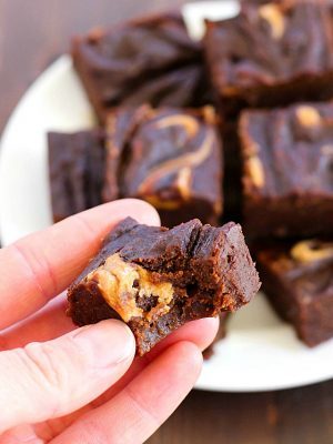 If you're looking for a chocolate fix but don't want all the calories, you have to try this 3 Ingredient Skinny Peanut Butter Brownie Fudge! Only 42 calories for a chunk of fudgy, chocolate marbled, peanut butter deliciousness!